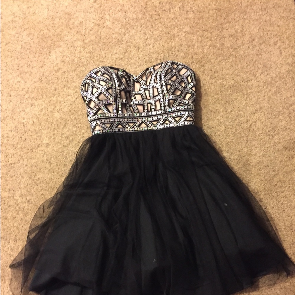 Short dress